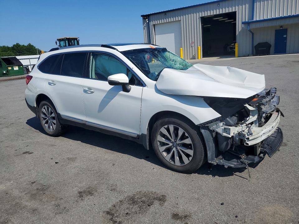 Photo 4 from auction – 2018 SUBARU OUTBACK with VIN 4S4BSATCXJ3318282