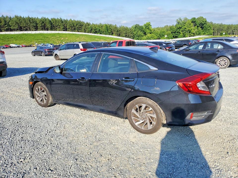 Photo 2 from auction – 2017 HONDA CIVIC with VIN 19XFC2F75HE220884