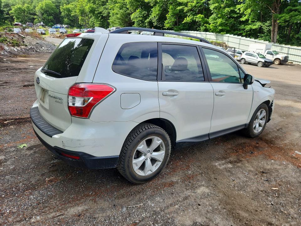 Photo 3 from auction – 2016 SUBARU FORESTER with VIN JF2SJADC3GH496232
