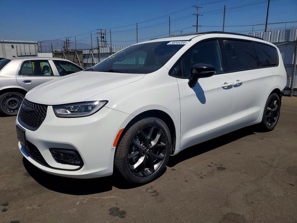 CHRYSLER PACIFICA 2023 with VIN 2C4RC1GG3PR540207 - Photo from auction