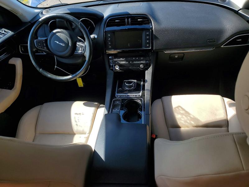 Photo 8 from auction – 2017 JAGUAR F-PACE with VIN SADCJ2BV1HA494121