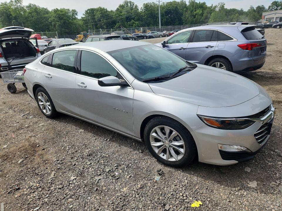 Photo 4 from auction – 2019 CHEVROLET MALIBU with VIN 1G1ZD5ST3KF129651
