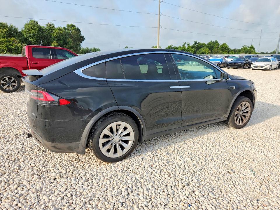 صورة رقم 3 من المزاد - 2018 TESLA MODEL X مع VIN 5YJXCAE28JF092046