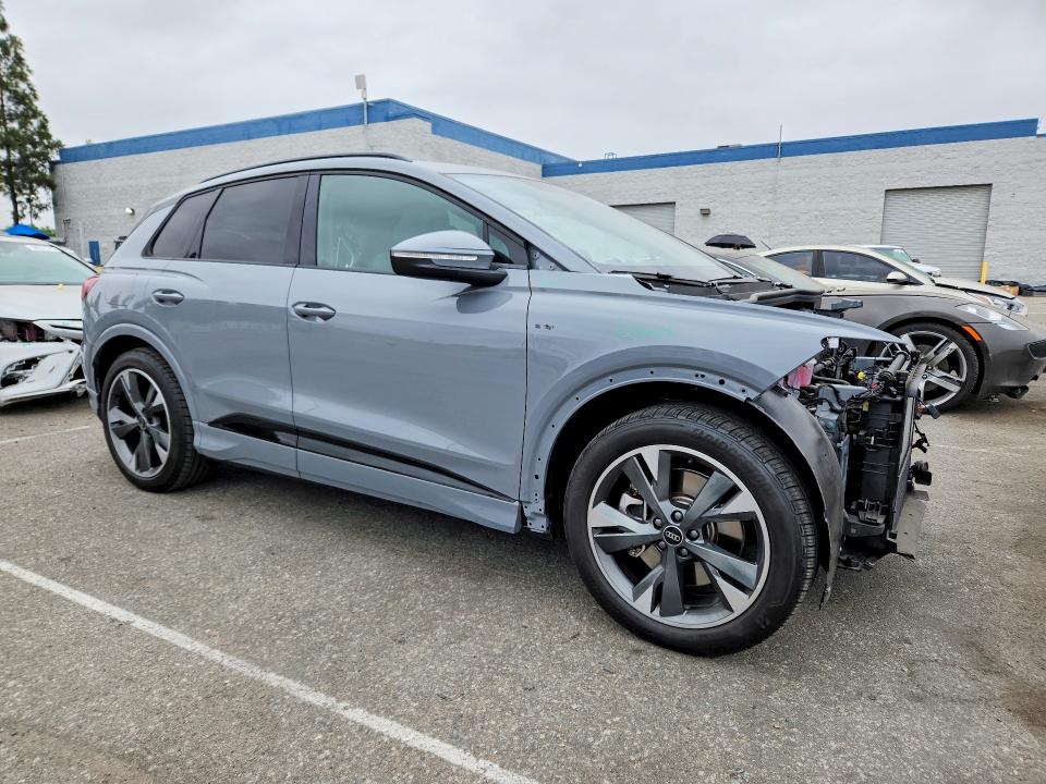 Zdjęcie 4 z aukcji – 2024 AUDI Q4 E-TRON z VIN WA1LUBFZXRP058912