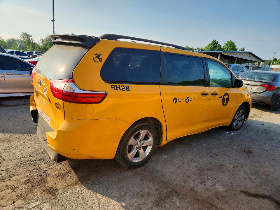 Photo 3 from auction – 2017 TOYOTA SIENNA with VIN 5TDKZ3DC4HS876051