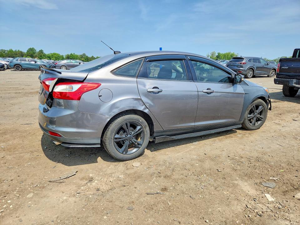 Photo 3 from auction – 2013 FORD FOCUS with VIN 1FADP3F21DL378247