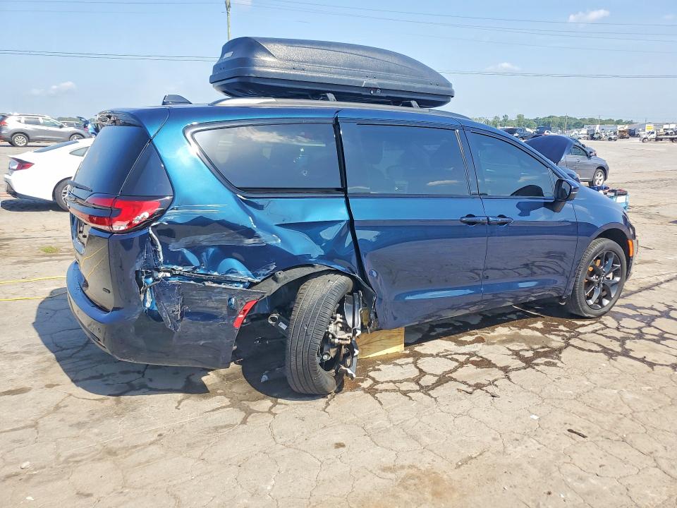 Photo 3 from auction – 2023 CHRYSLER PACIFICA with VIN 2C4RC3BG4PR573218