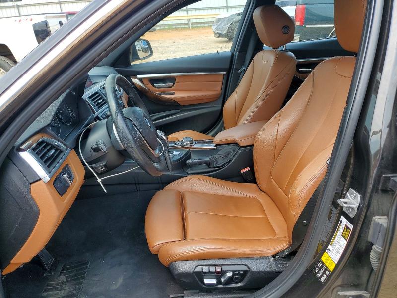 صورة رقم 7 من المزاد - 2017 BMW 330 مع VIN WBA8D9C52HK678023