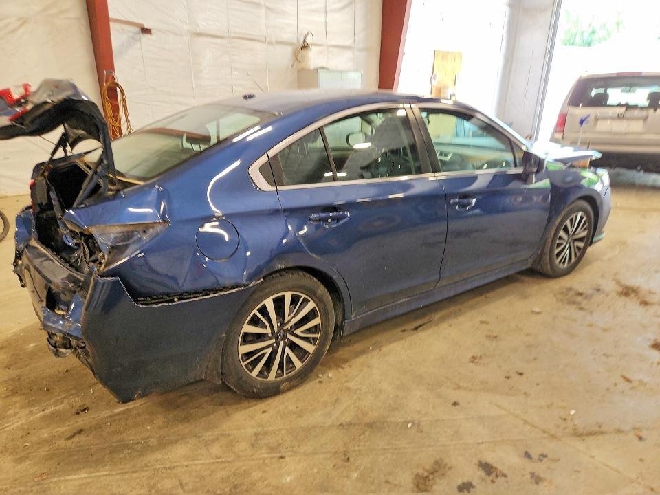 Photo 3 from auction – 2019 SUBARU LEGACY with VIN 4S3BNAB68K3012349