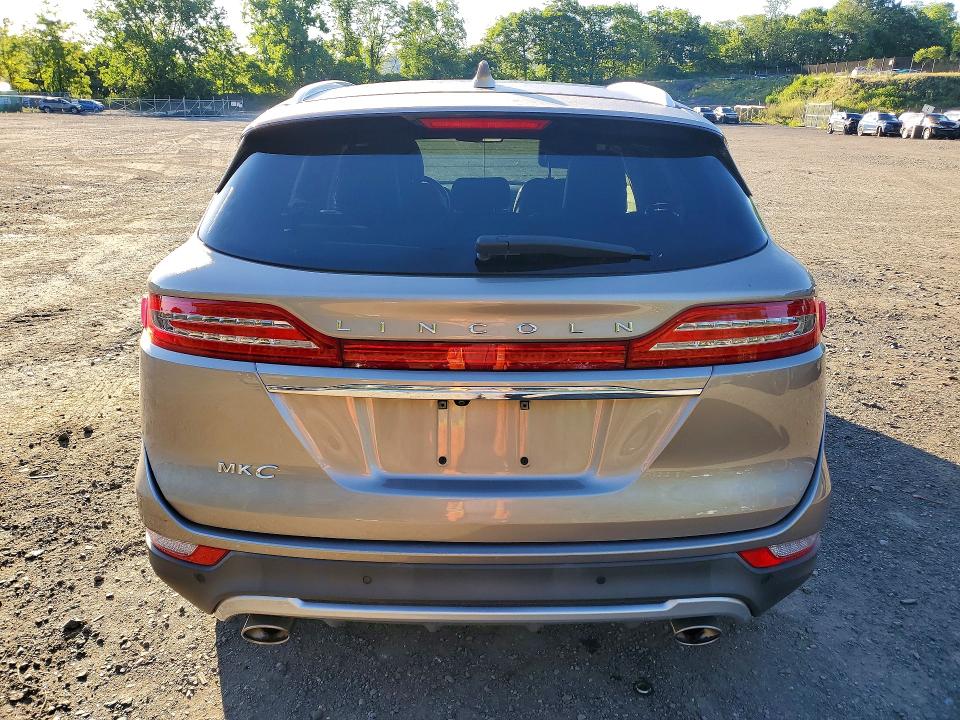 Снимка 6 от търг – 2019 LINCOLN MKC с VIN 5LMCJ2D9XKUL16329