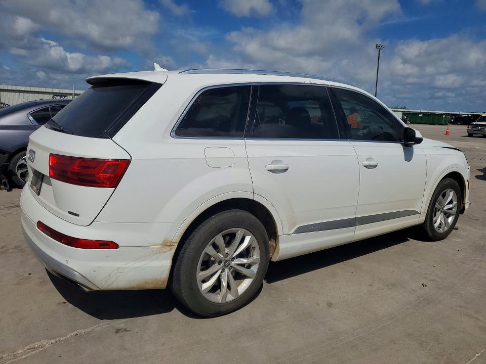 Photo 3 from auction – 2019 AUDI Q7 with VIN WA1LAAF70KD042968