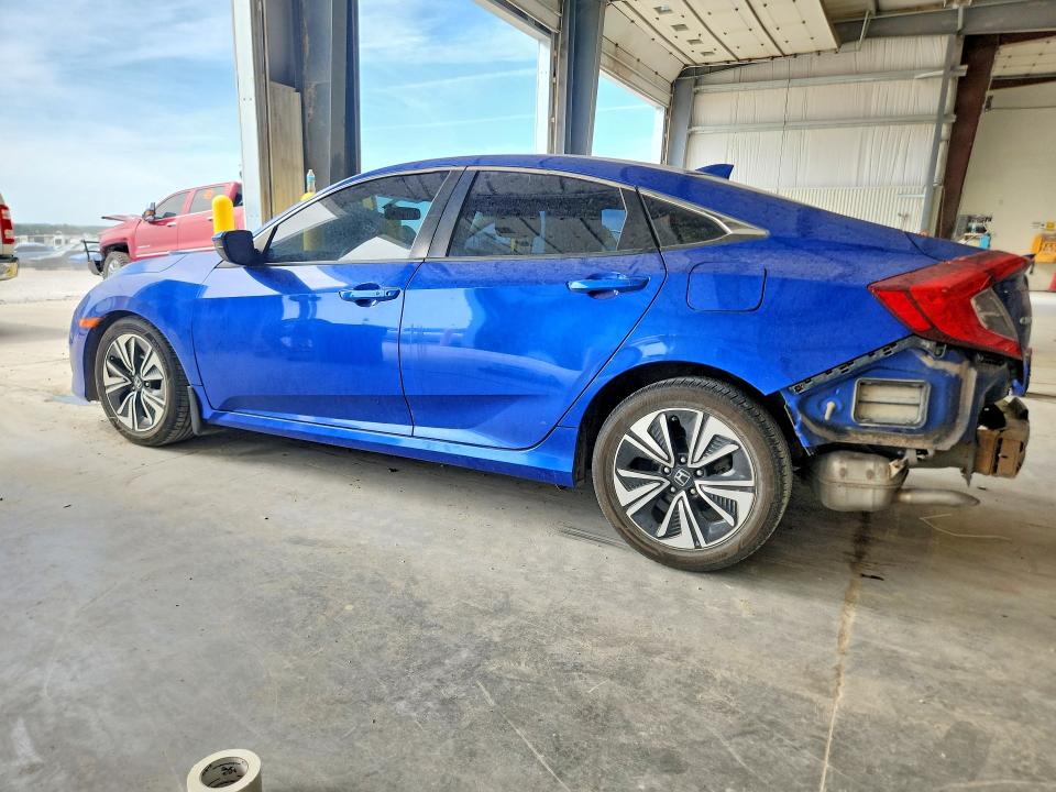 Photo 2 from auction – 2017 HONDA CIVIC with VIN 19XFC1F34HE021655