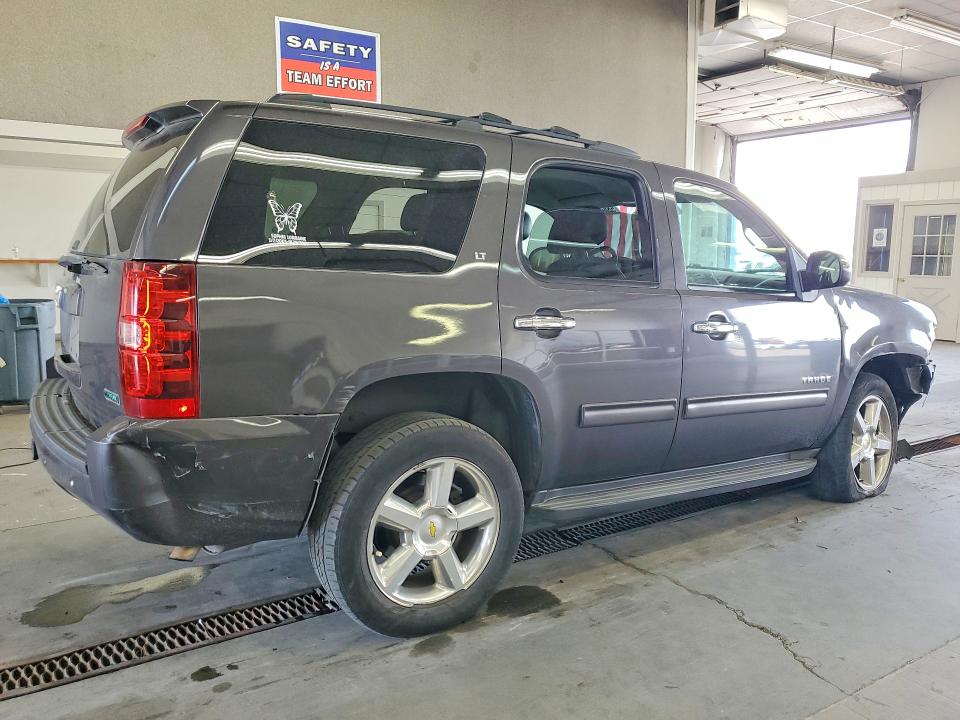 Photo 3 from auction – 2010 CHEVROLET TAHOE with VIN 1GNUKBE01AR287546