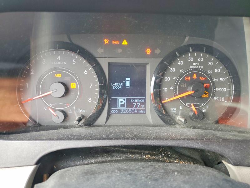 Photo 9 from auction – 2017 TOYOTA SIENNA with VIN 5TDKZ3DCXHS877415
