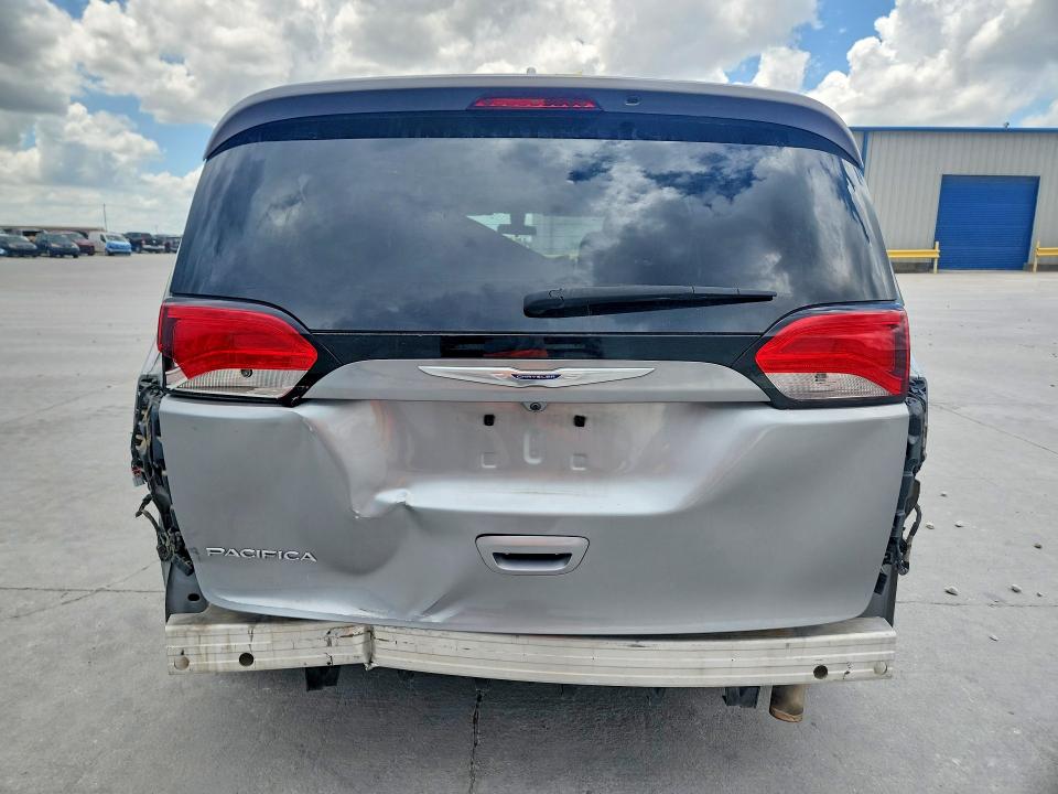 Photo 6 from auction – 2019 CHRYSLER PACIFICA with VIN 2C4RC1CG9KR720676