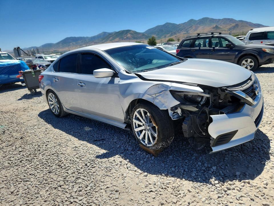 Photo 4 from auction – 2016 NISSAN ALTIMA with VIN 1N4AL3AP6GN352625