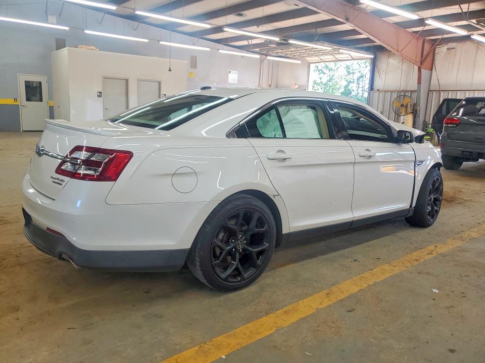 Photo 3 from auction – 2017 FORD TAURUS with VIN 1FAHP2F85HG128542