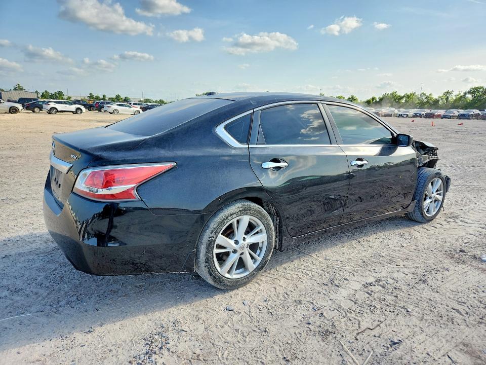 Photo 3 from auction – 2015 NISSAN ALTIMA with VIN 1N4AL3AP8FC110574