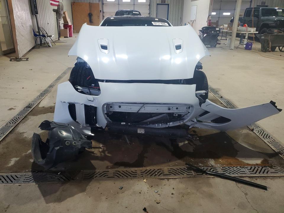 Photo 5 from auction – 2016 JAGUAR F-TYPE with VIN SAJWJ6DL2GMK32036