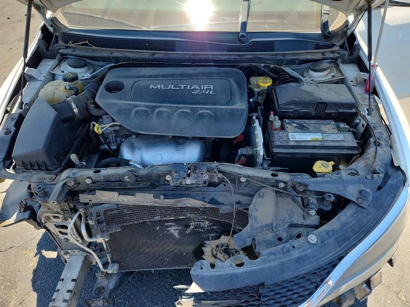 Photo 11 from auction – 2016 CHRYSLER 200 with VIN 1C3CCCAB3GN137117