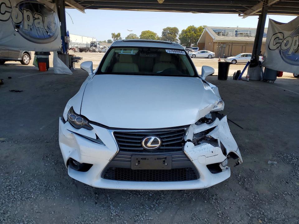 Photo 5 from auction – 2016 LEXUS IS with VIN JTHBA1D2XG5008299