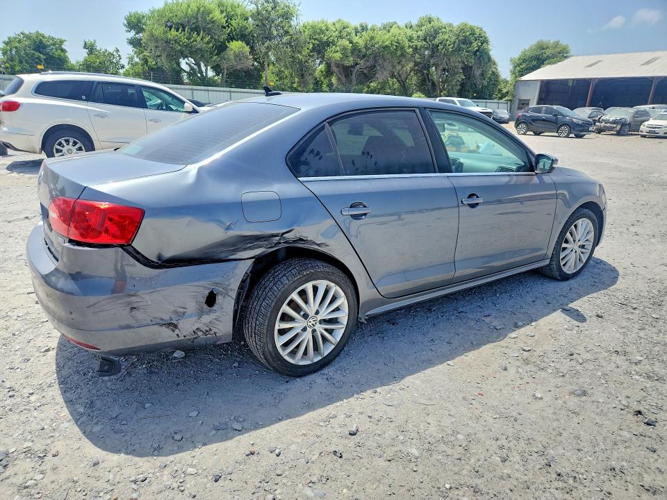 Photo 3 from auction – 2013 VOLKSWAGEN JETTA with VIN 3VWLL7AJ8DM354207
