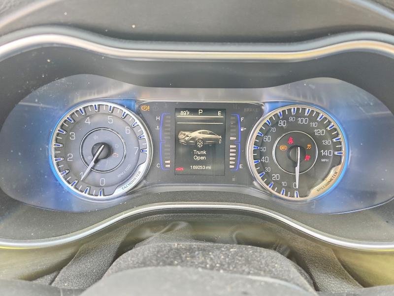 صورة رقم 9 من المزاد - 2015 CHRYSLER 200 مع VIN 1C3CCCAB1FN683932