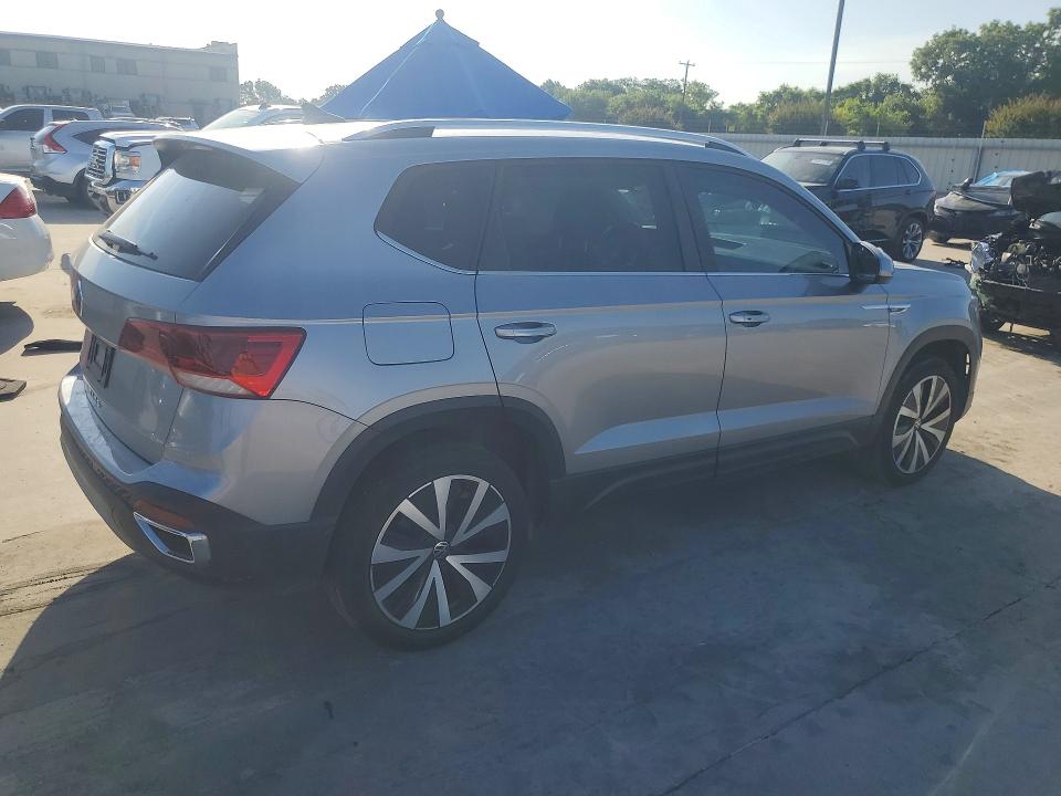 Photo 3 from auction – 2024 VOLKSWAGEN TAOS with VIN 3VVEX7B27RM057171