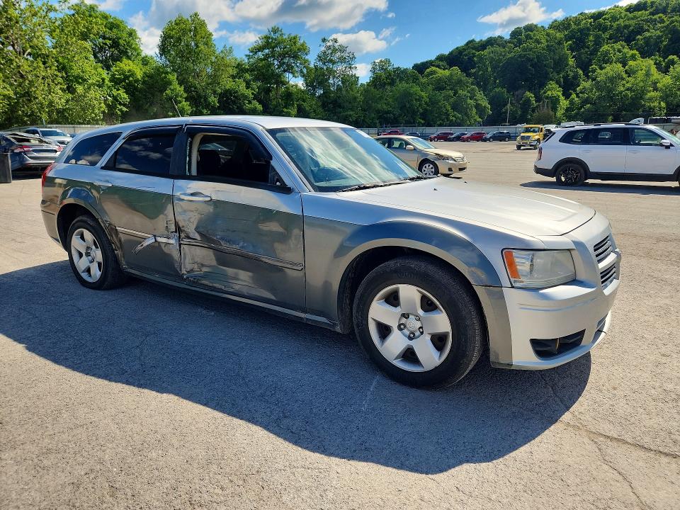 Photo 4 from auction – 2008 DODGE MAGNUM with VIN 2D8FV37V68H156275