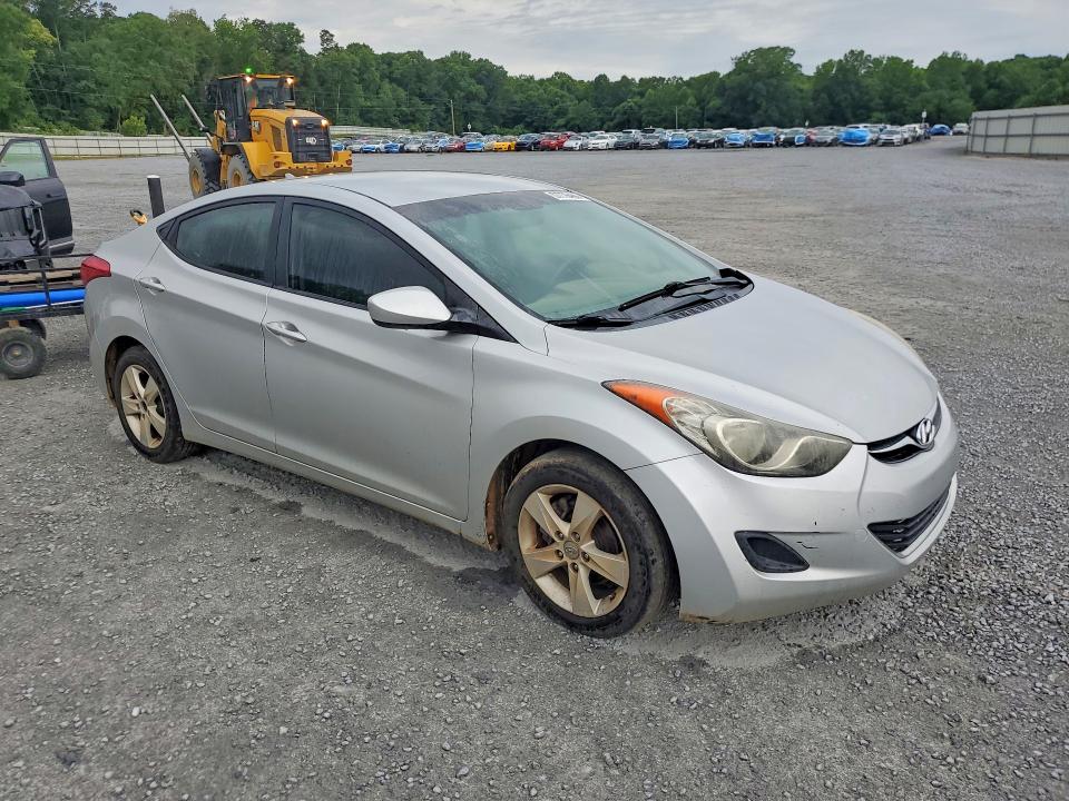Photo 4 from auction – 2011 HYUNDAI ELANTRA with VIN KMHDH4AE8BU112712
