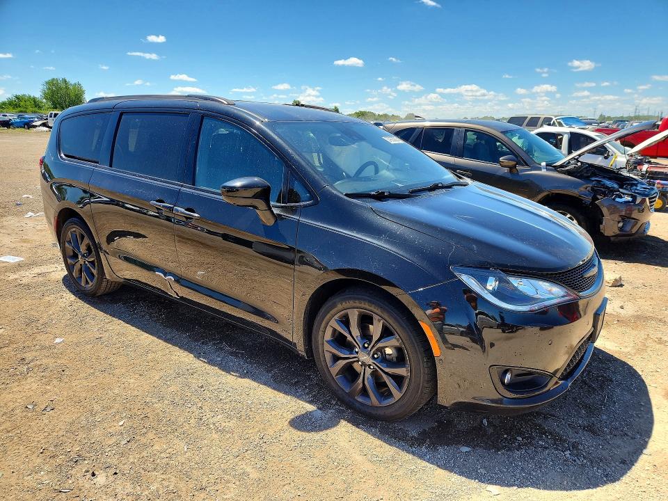 Photo 4 from auction – 2020 CHRYSLER PACIFICA with VIN 2C4RC1BG9LR140721