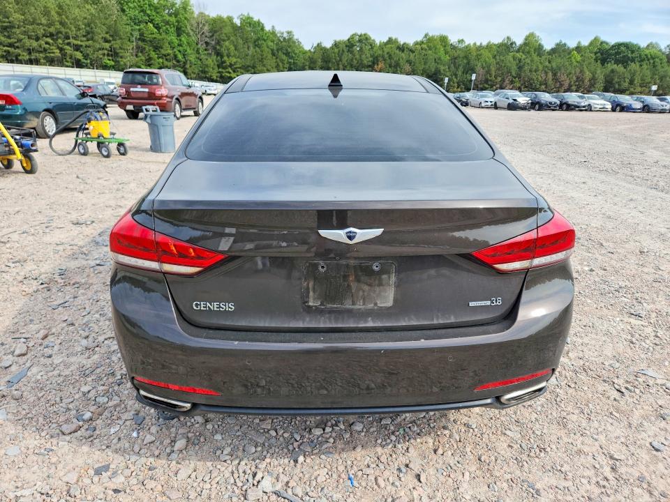 Photo 6 from auction – 2015 HYUNDAI GENESIS with VIN KMHGN4JEXFU017936