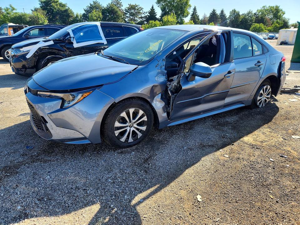 TOYOTA COROLLA 2022 with VIN JTDEAMDE6NJ048703 - Photo from auction