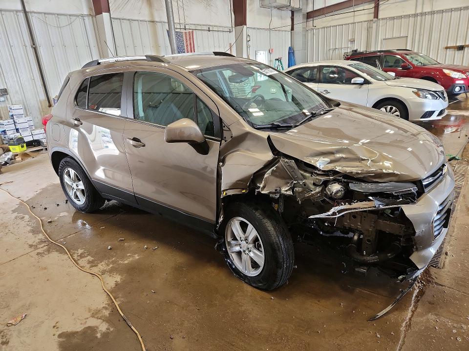 Photo 4 from auction – 2022 CHEVROLET TRAX with VIN KL7CJPSM7NB556625