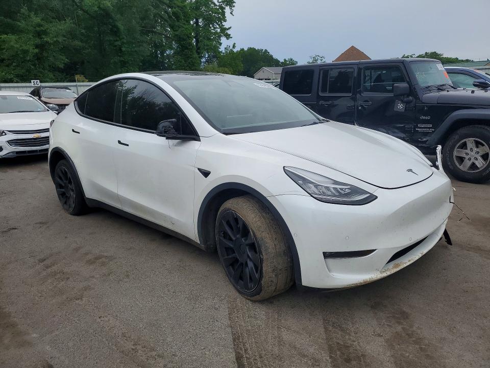 Photo 4 from auction – 2022 TESLA MODEL Y with VIN 7SAYGDEE3NF320922