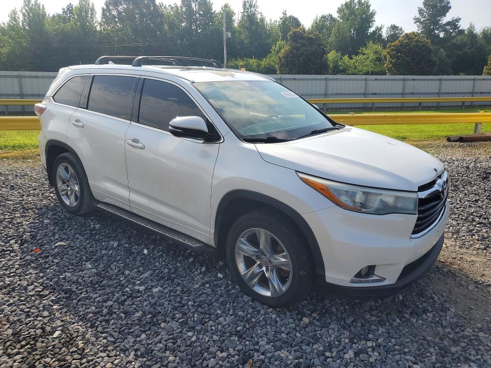 Photo 4 from auction – 2015 TOYOTA HIGHLANDER with VIN 5TDYKRFH9FS066955