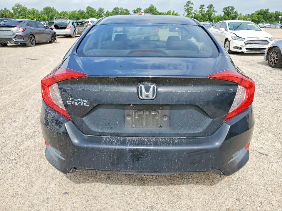 Photo 6 from auction – 2018 HONDA CIVIC with VIN 2HGFC2F50JH590067