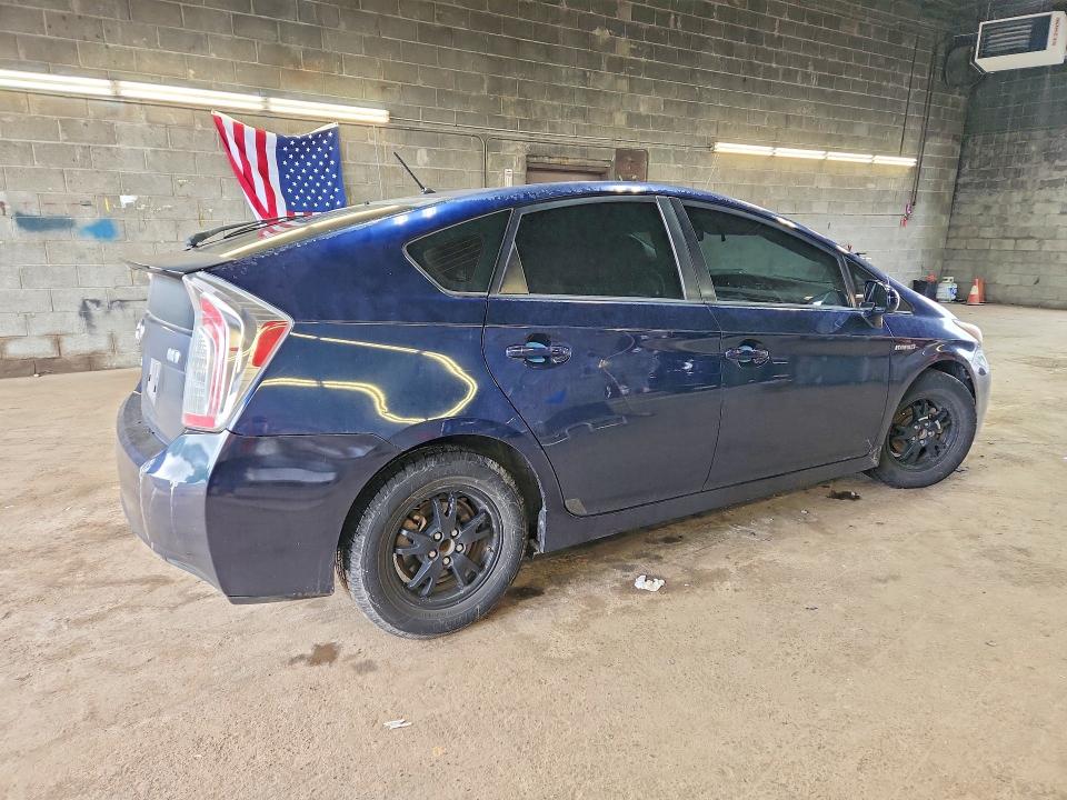 Photo 3 from auction – 2014 TOYOTA PRIUS with VIN JTDKN3DU1E1752140