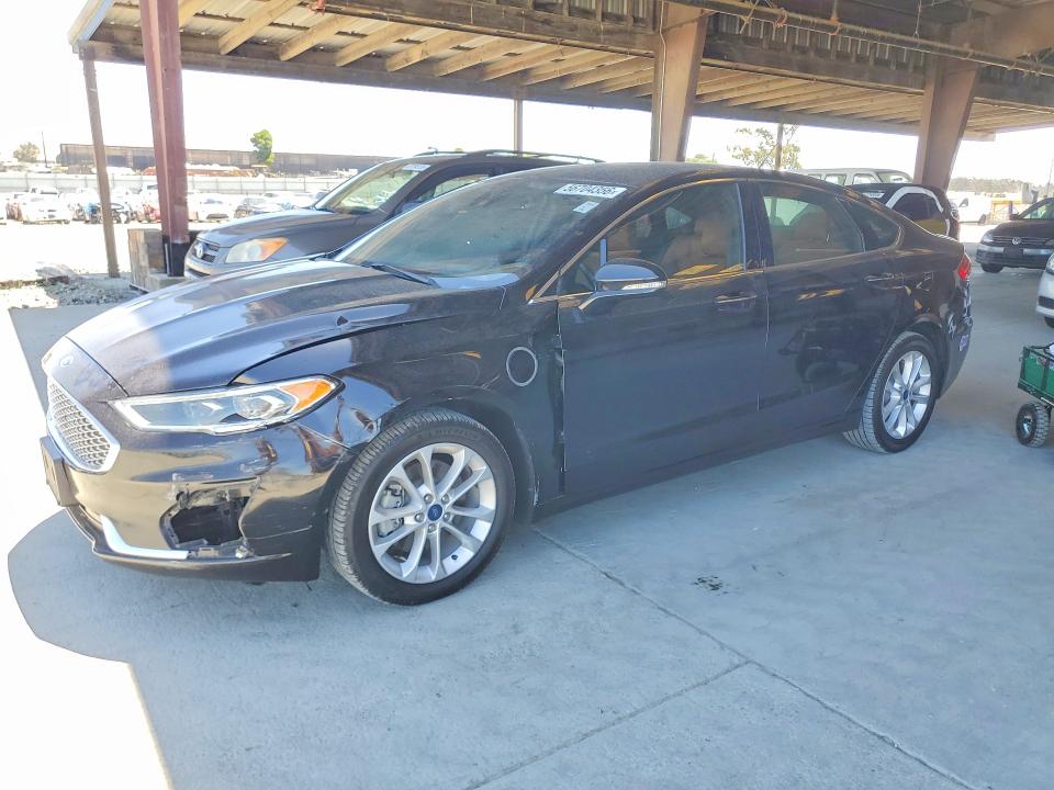 Zdjęcie 1 z aukcji – 2019 FORD FUSION z VIN 3FA6P0SU4KR201737