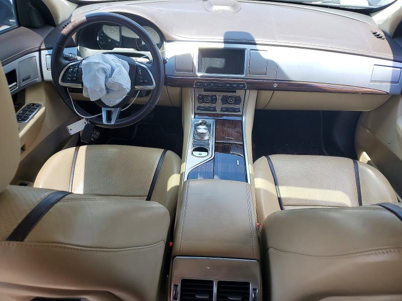 Photo 8 from auction – 2015 JAGUAR XF with VIN SAJWA0F74F8U72614