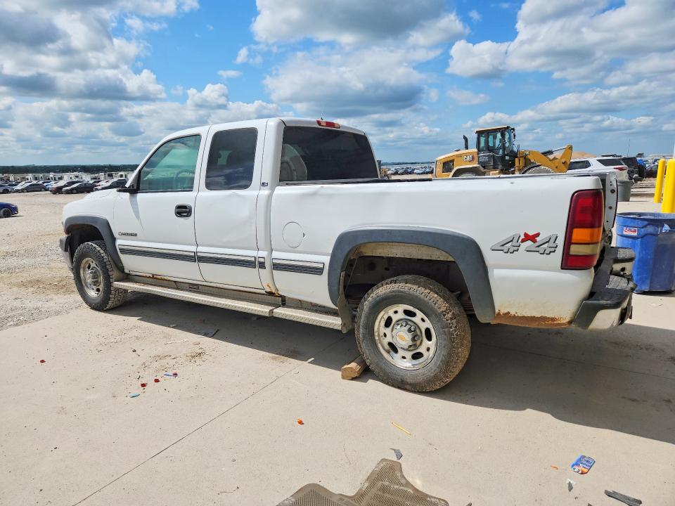 Photo 2 from auction – 2001 CHEVROLET SILVERADO with VIN 1GCHK29U11E210321
