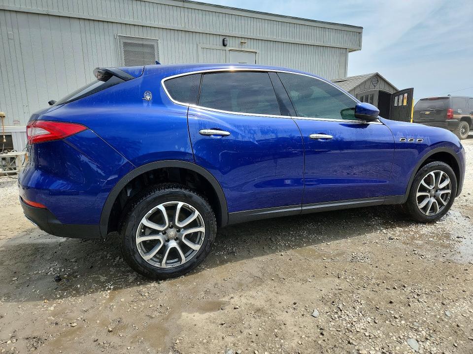 Photo 3 from auction – 2017 MASERATI LEVANTE with VIN ZN661XUA4HX214431