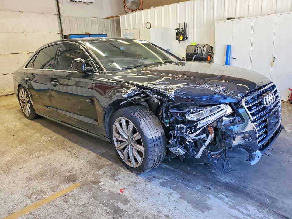 Photo 4 from auction – 2017 AUDI A8 with VIN WAU43AFD4HN004282