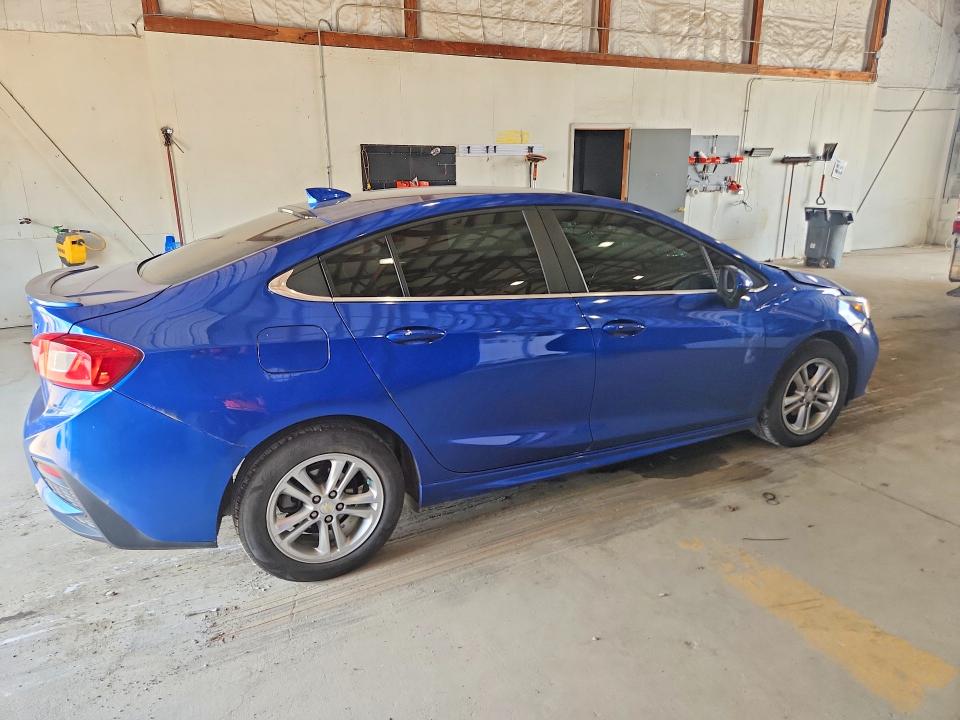 Photo 3 from auction – 2018 CHEVROLET CRUZE with VIN 1G1BE5SM3J7204686