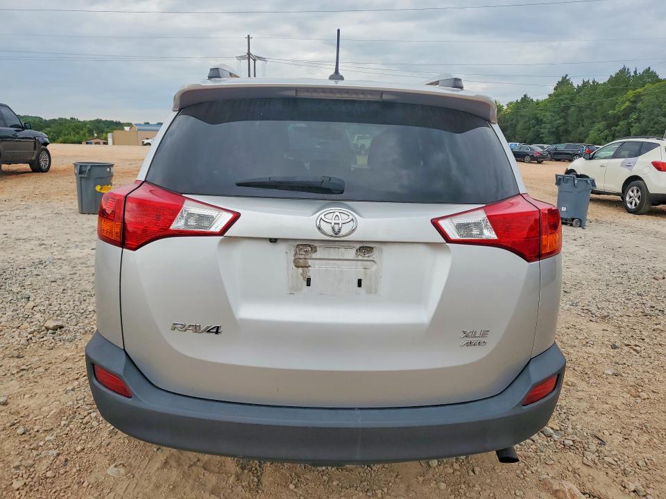 Photo 6 from auction – 2015 TOYOTA RAV4 with VIN 2T3RFREV6FW280168
