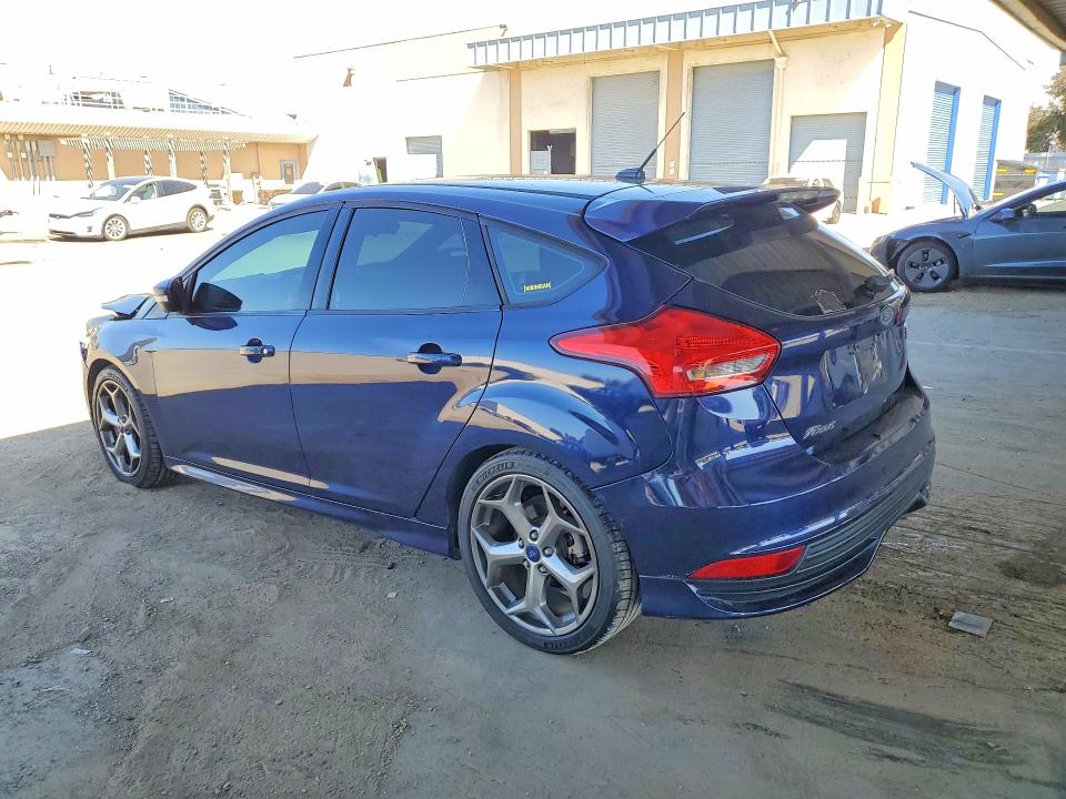 Photo 2 from auction – 2016 FORD FOCUS with VIN 1FADP3L93GL362976