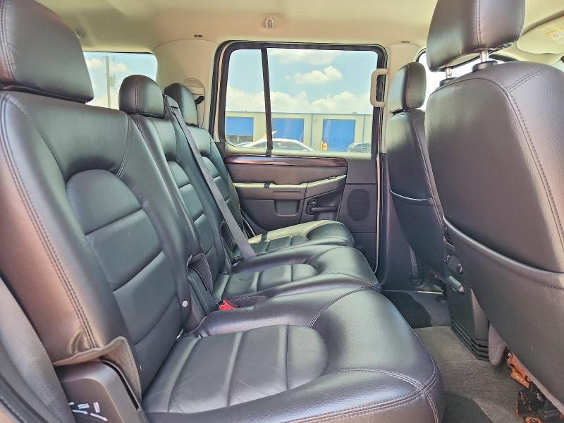 Photo 11 from auction – 2004 FORD EXPLORER with VIN 1FMDU65K84UA31140