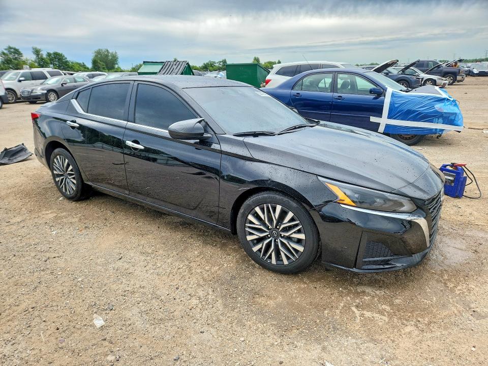 Photo 4 from auction – 2025 NISSAN ALTIMA with VIN 1N4BL4DV8SN323320