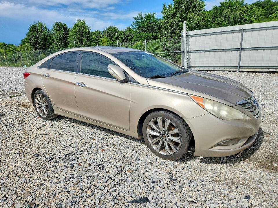 Photo 4 from auction – 2011 HYUNDAI SONATA with VIN 5NPEC4AB5BH216467