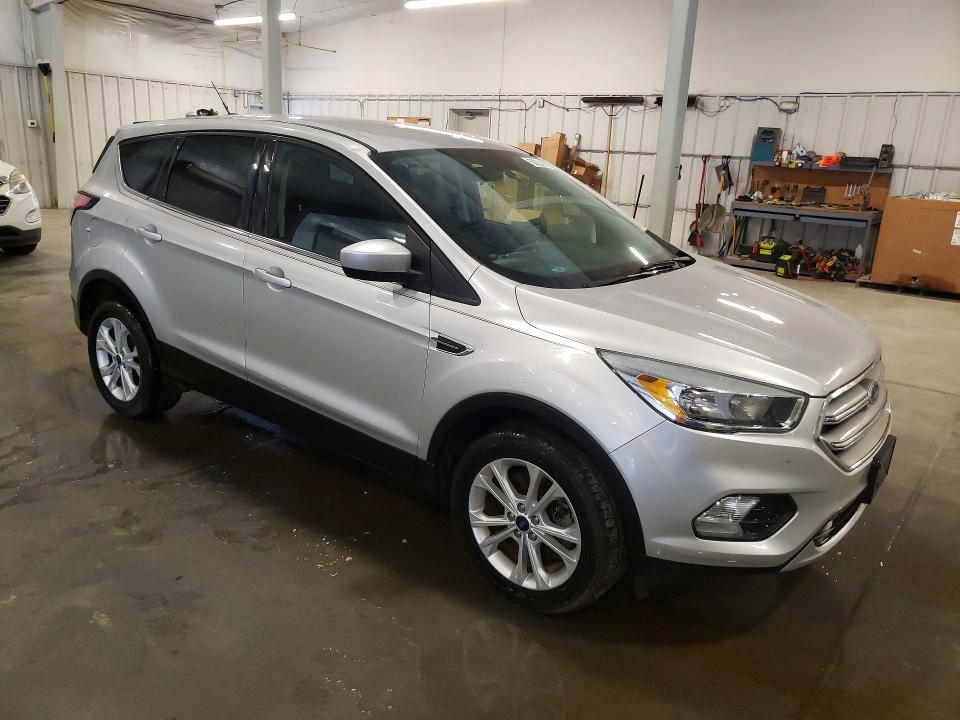 Photo 4 from auction – 2017 FORD ESCAPE with VIN 1FMCU9G97HUB68003